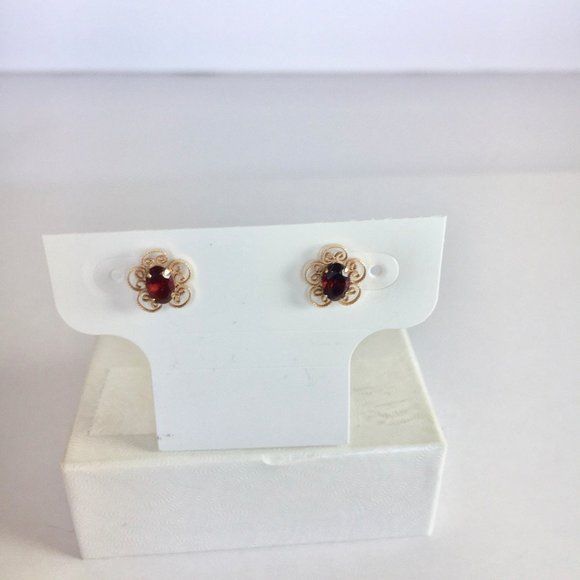 Ruby and Gold Filagree  Earrings 14K - Picture 6 of 7